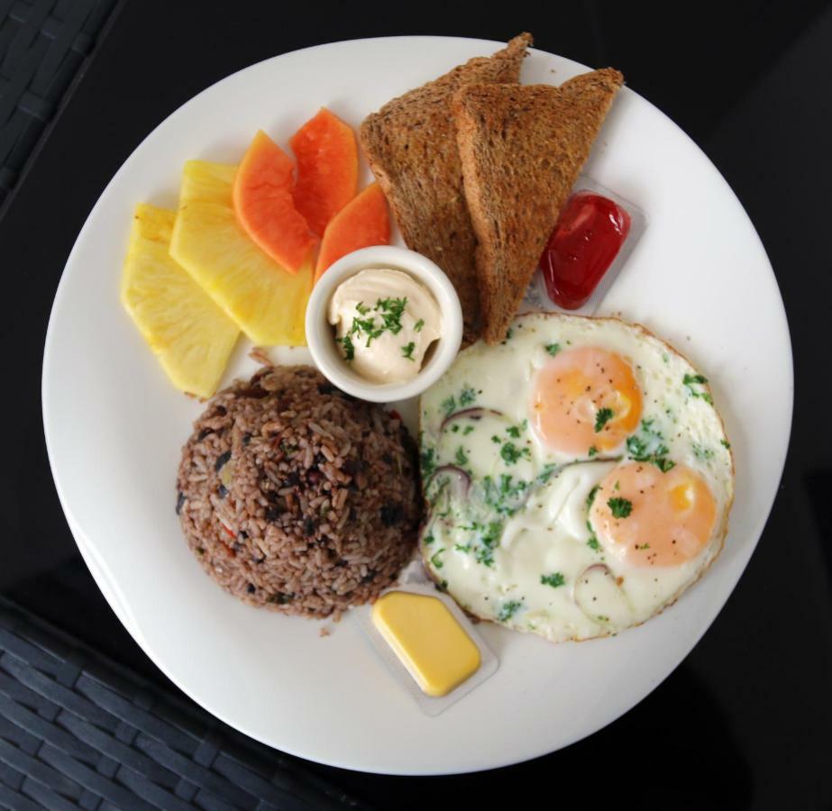 Pacific Suites Boutique Hotel And Bistro Хако Экстерьер фото